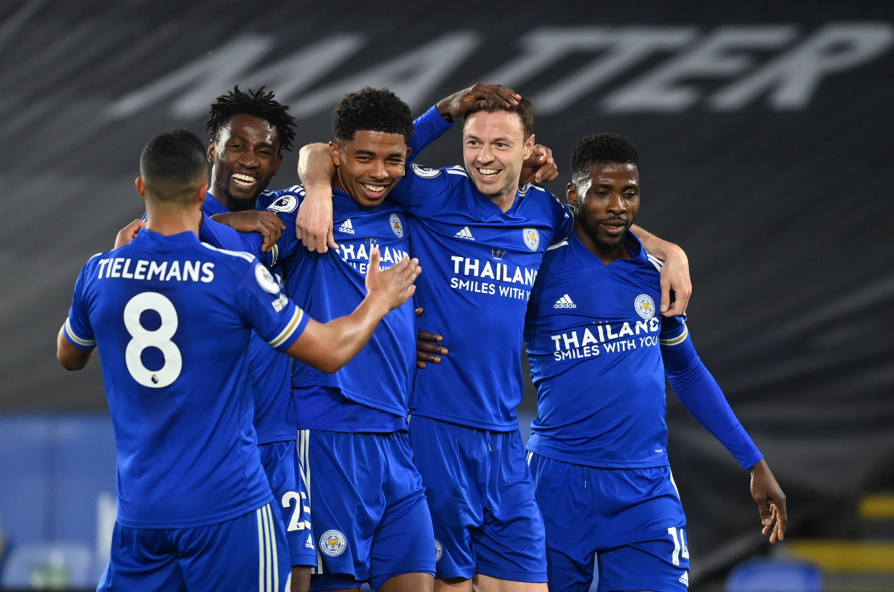 曼城客场击败莱斯特城继续保持不败势头 曼城客场击败莱斯特城继续保持不败势头