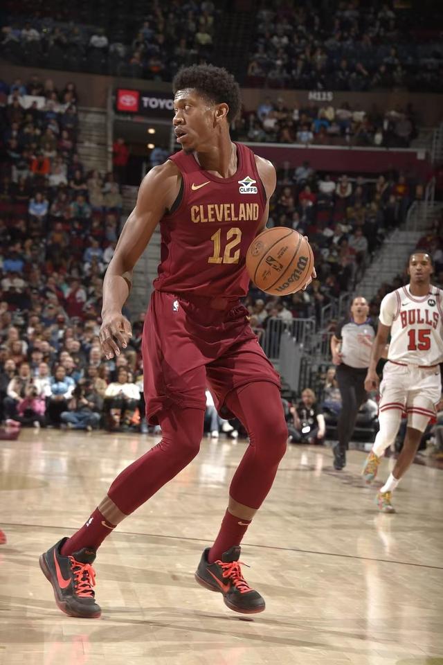 NBA常规赛步行者队惊险获胜