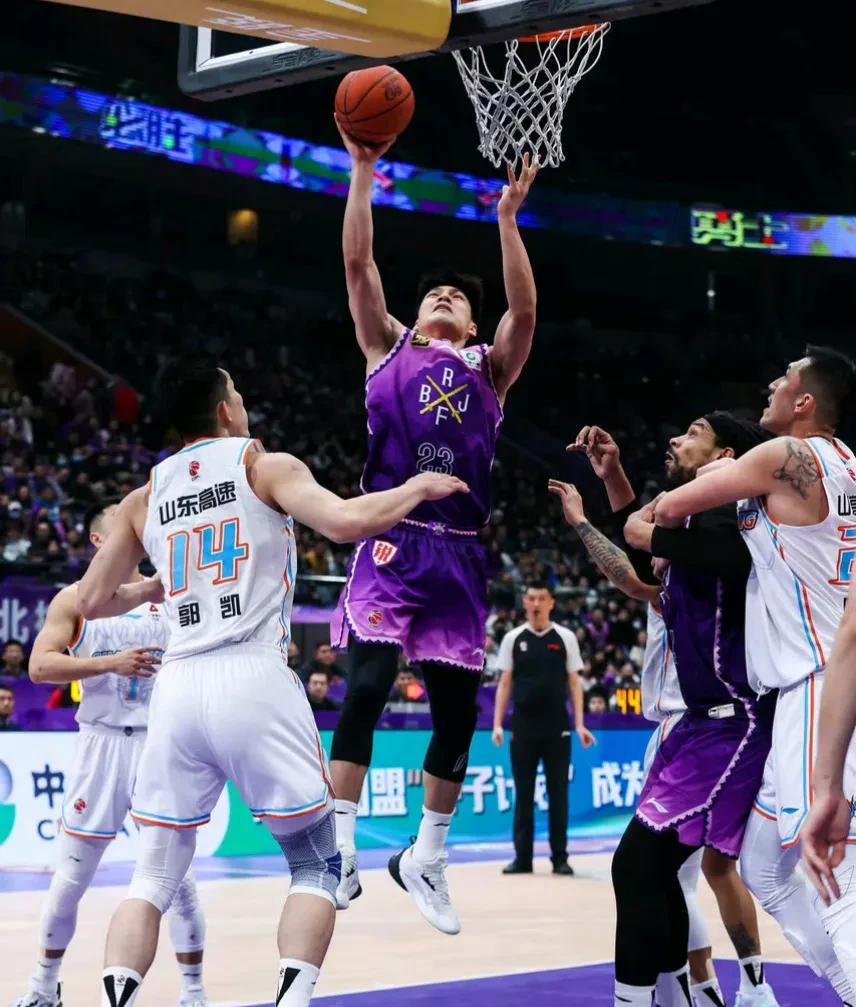 山东队在主场失利,被福建队逆转 山东队在主场失利,被福建队逆转