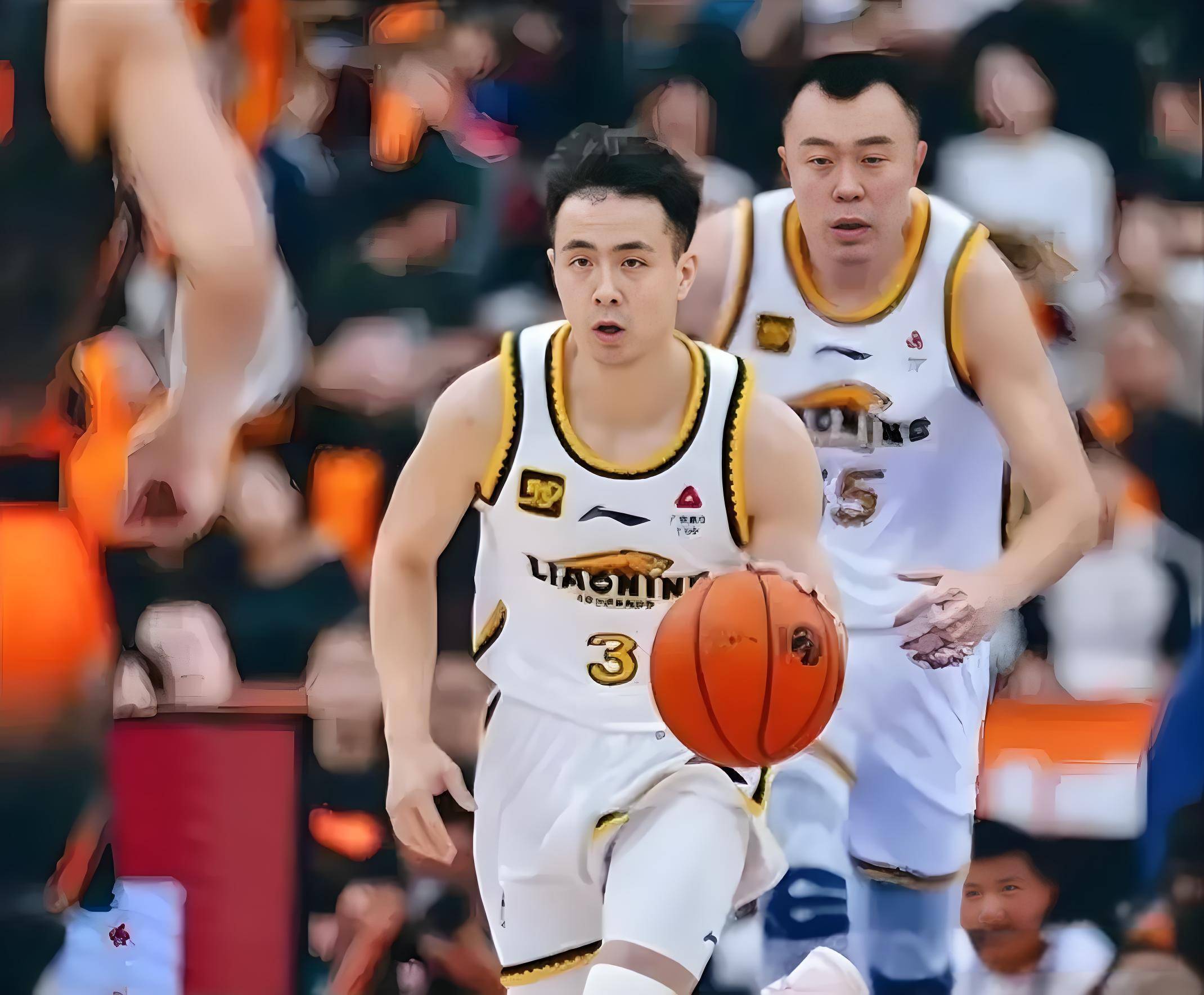 关于辽宁队内线优势明显，大胜新疆队锁定晋级资格的信息