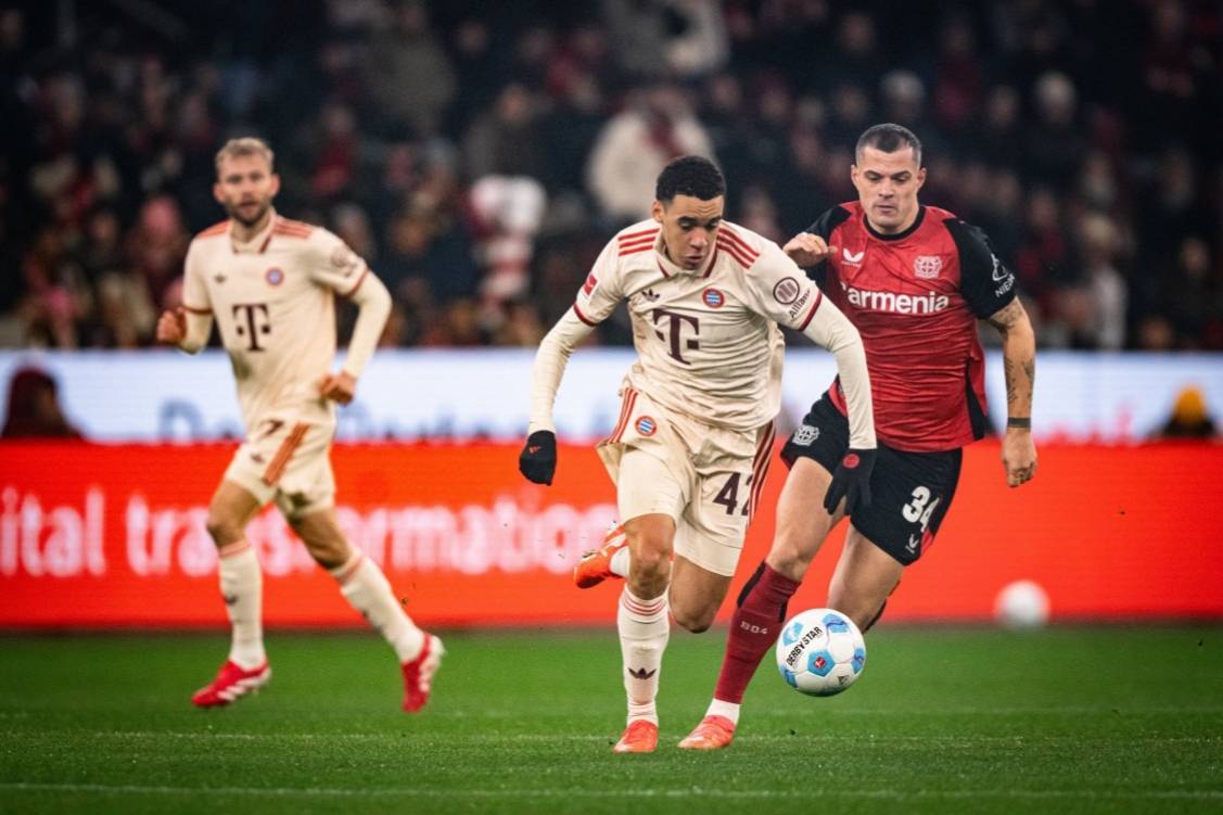 包含拜仁慷慨战平尤文，难以决出胜负的词条