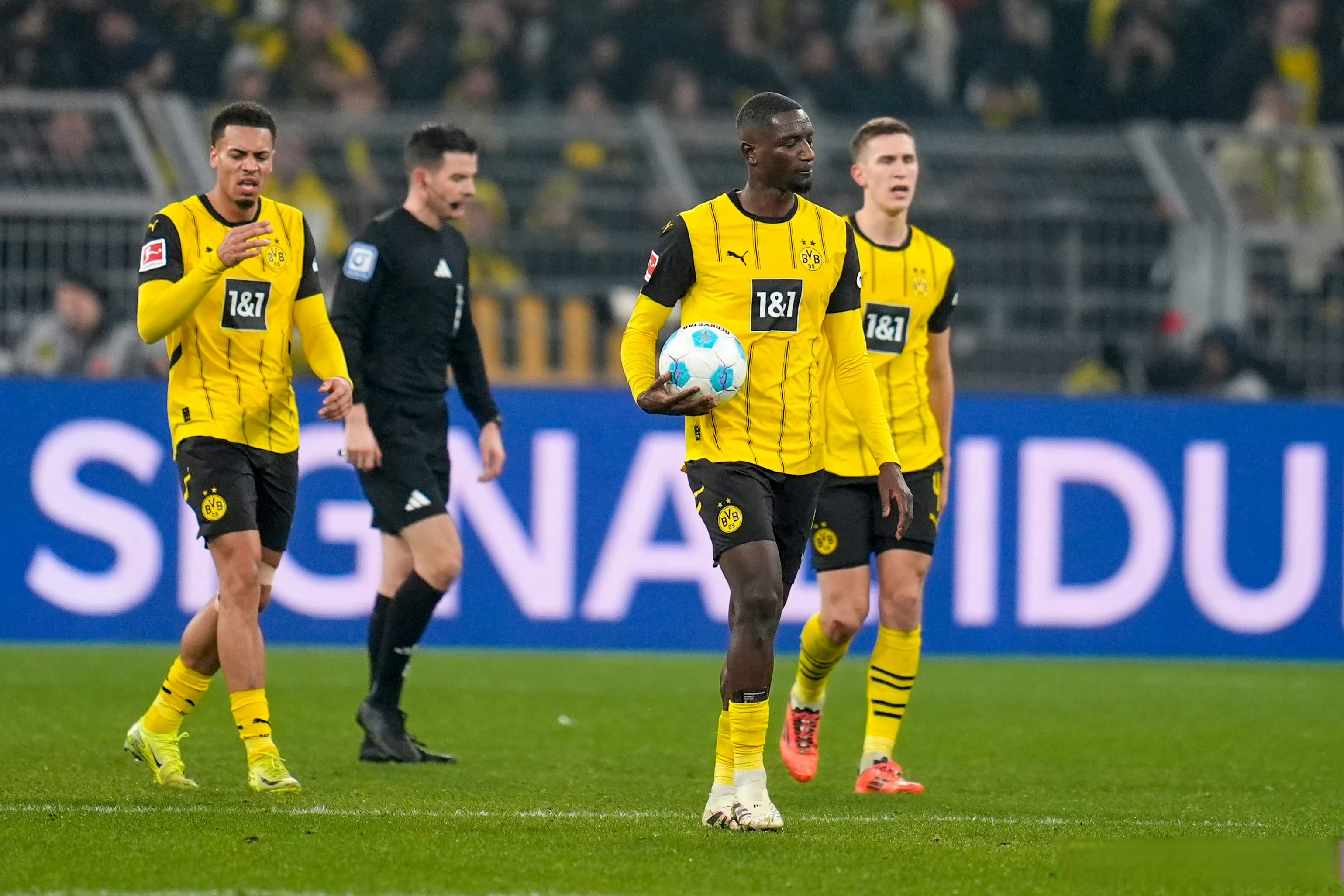 包含霍芬海姆新招奇袭，成功打响胜利之战！的词条