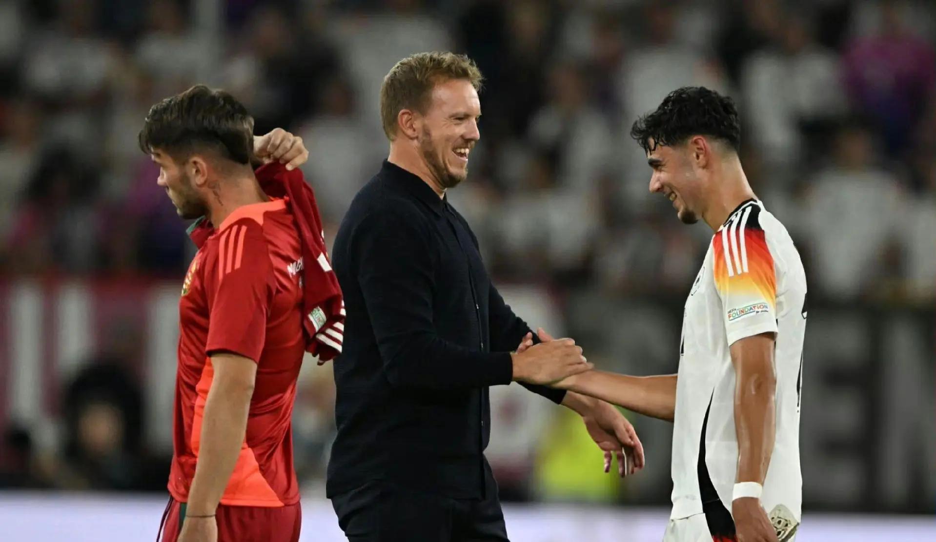 队内团结一致，战胜强敌取得胜利