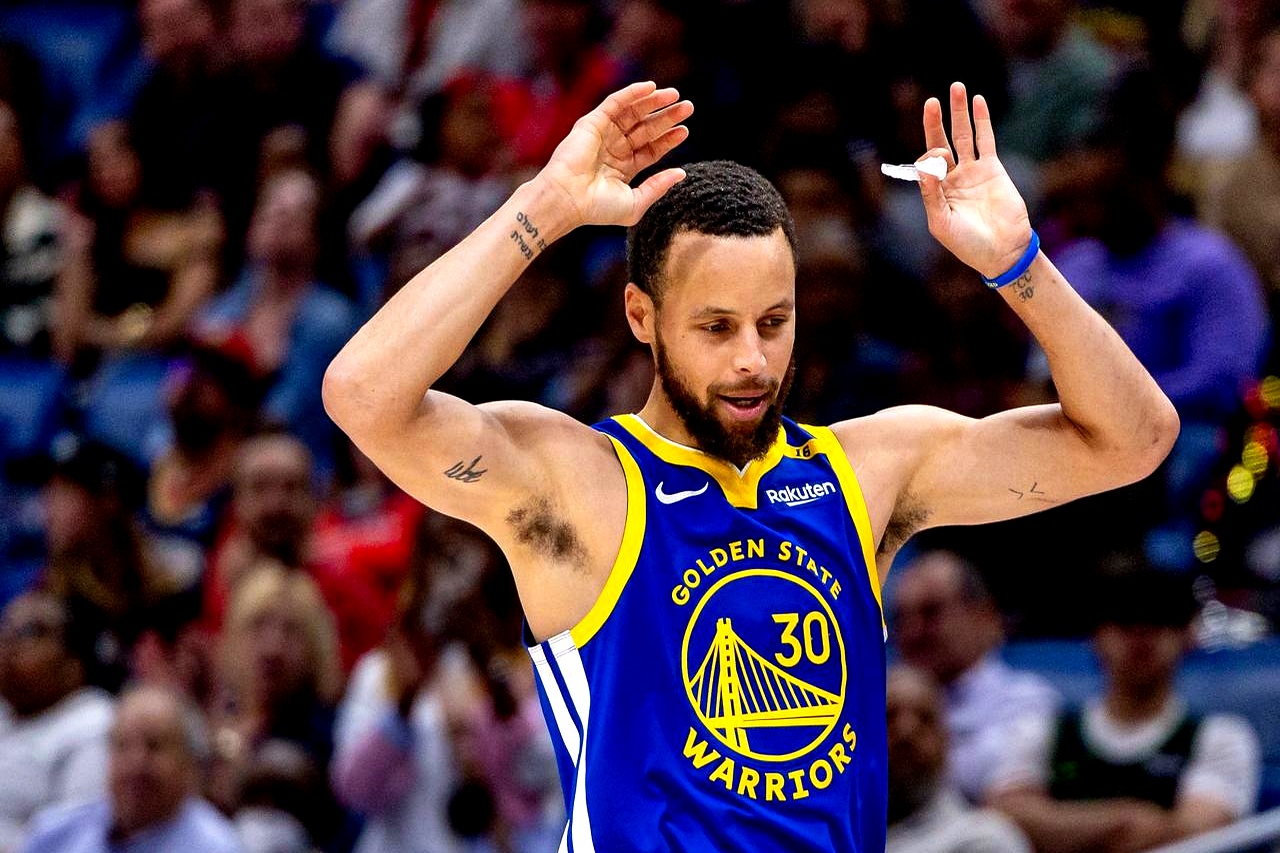 关于昨日焦点:库里绝杀,赛后采访的信息 关于昨日焦点:库里绝杀,赛后采访的信息