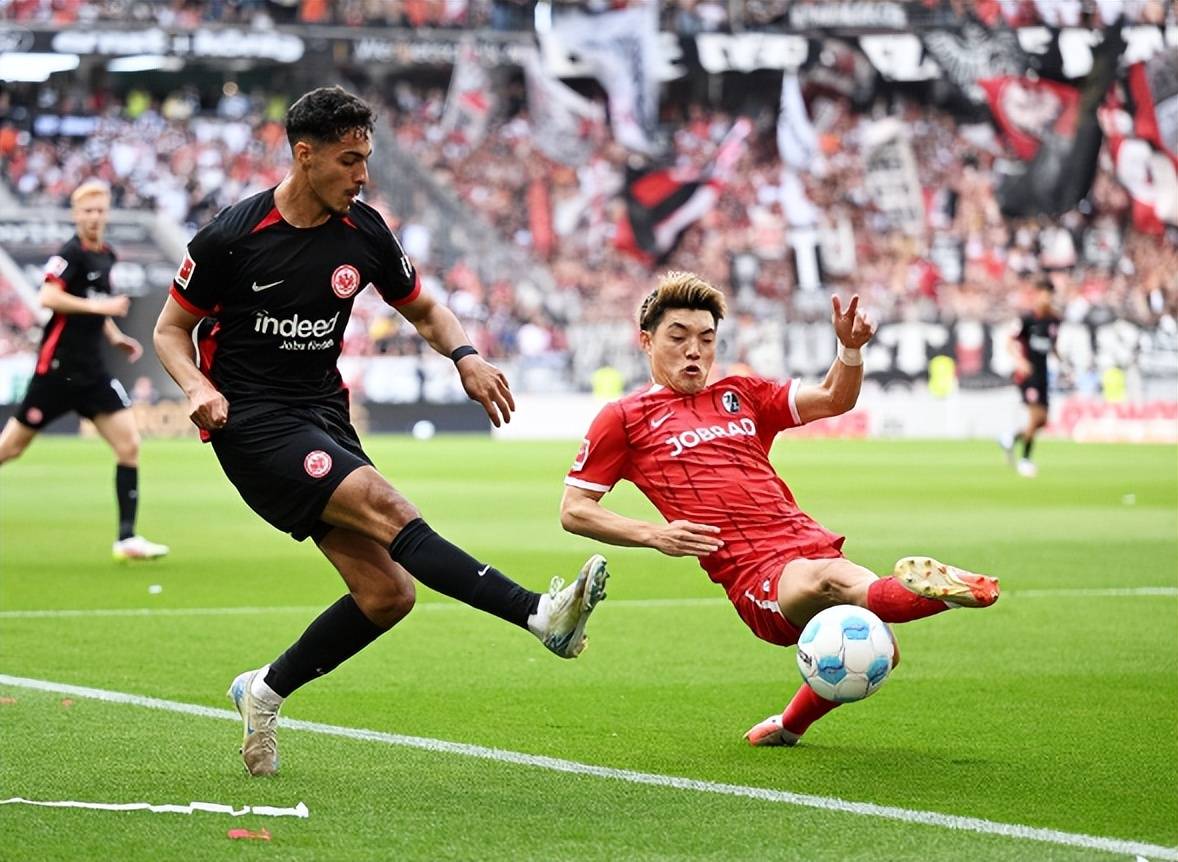 包含德甲震撼：拜仁大胜多特，领跑积分榜的词条