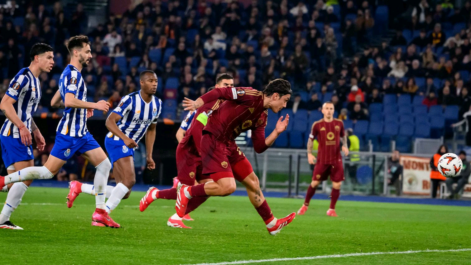 意大利遭遇姆巴佩止步，西甲局势紧张