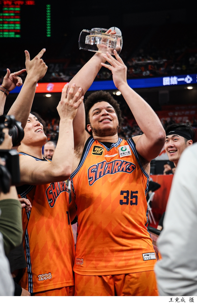 江苏男篮主场告捷,创下新赛季连胜纪录的简单介绍 江苏男篮主场告捷,创下新赛季连胜纪录的简单介绍