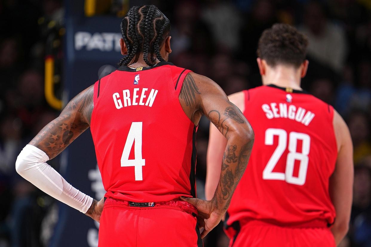 火箭客场击败猛龙,全队士气高昂 火箭客场击败猛龙,全队士气高昂