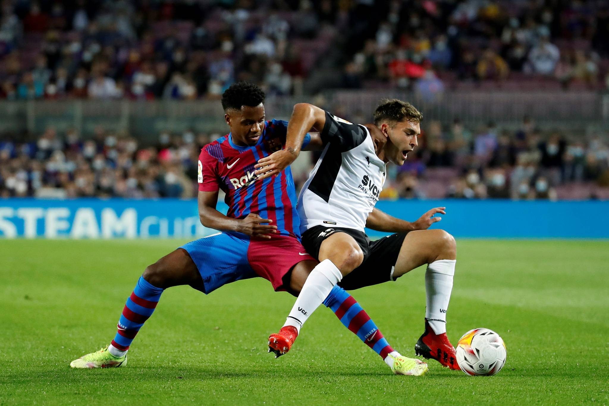 关于巴塞罗那主场负于瓦伦西亚,遭遇丢失西甲榜首位置的信息 关于巴塞罗那主场负于瓦伦西亚,遭遇丢失西甲榜首位置的信息