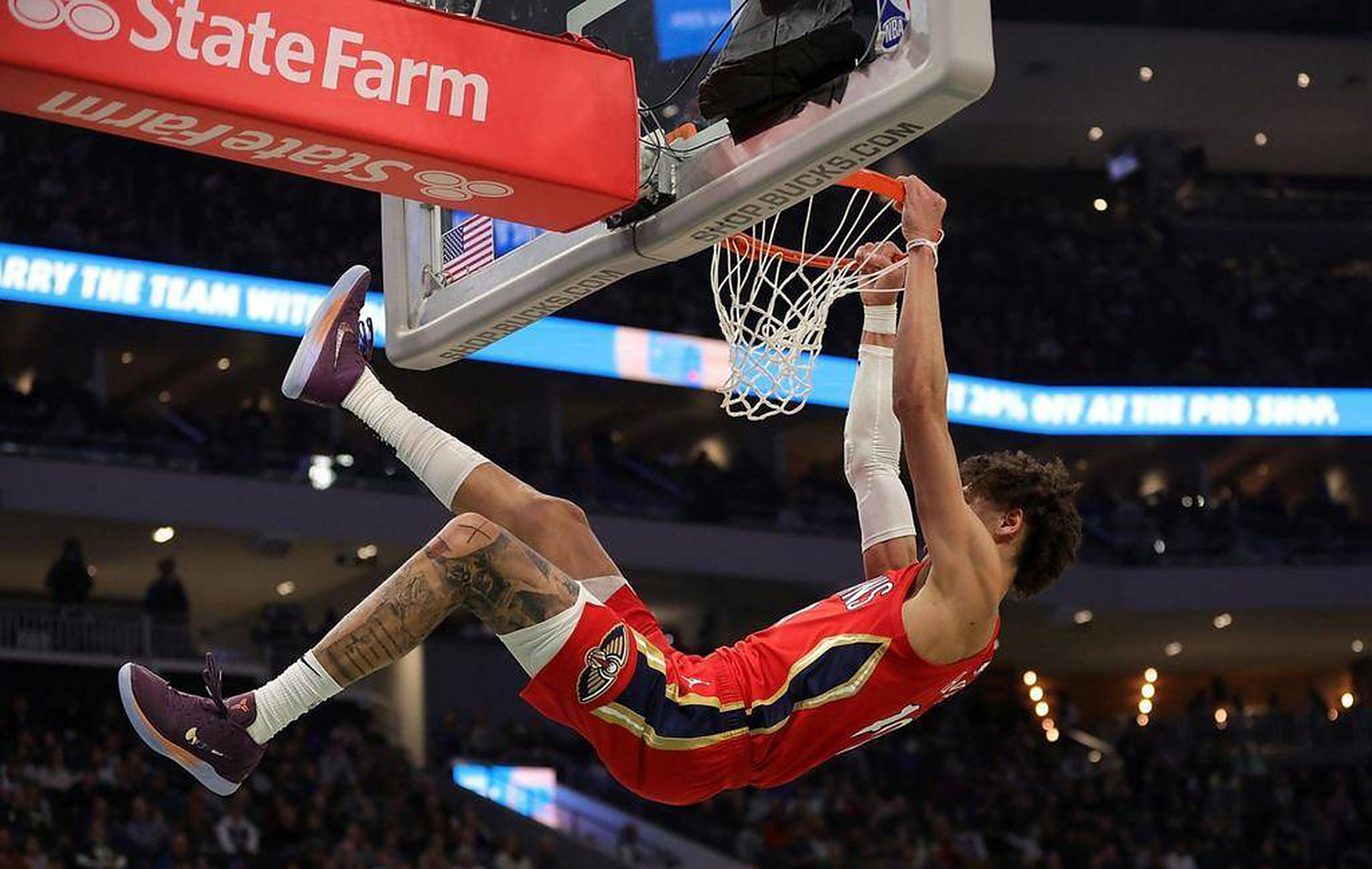 包含南韩男篮力克雄鹿,麦科勒姆关键制胜的词条 包含南韩男篮力克雄鹿,麦科勒姆关键制胜的词条