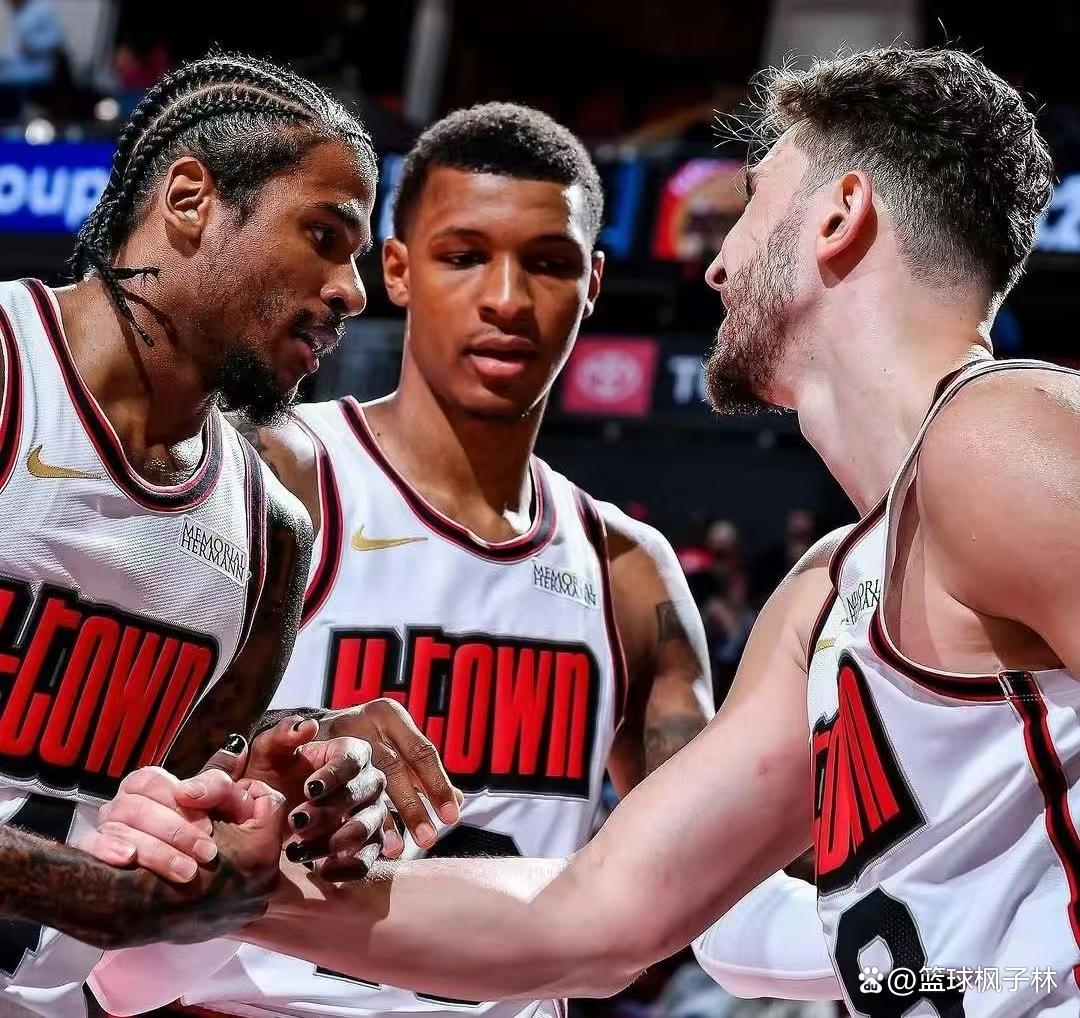 火箭击败马刺，稳定发挥全员出击实现胜利的简单介绍