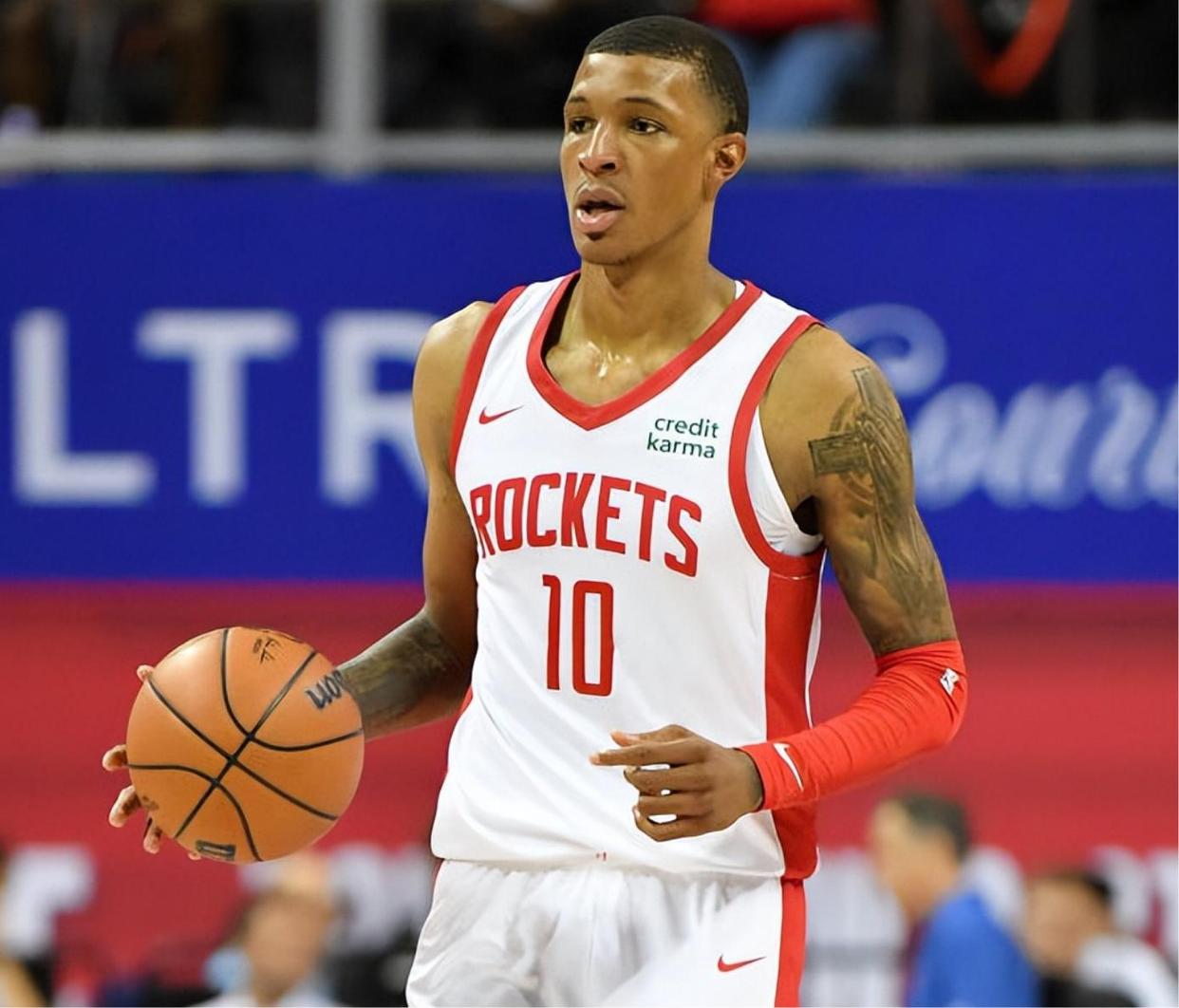 马刺外援获封最佳球员,全面表现 马刺外援获封最佳球员,全面表现