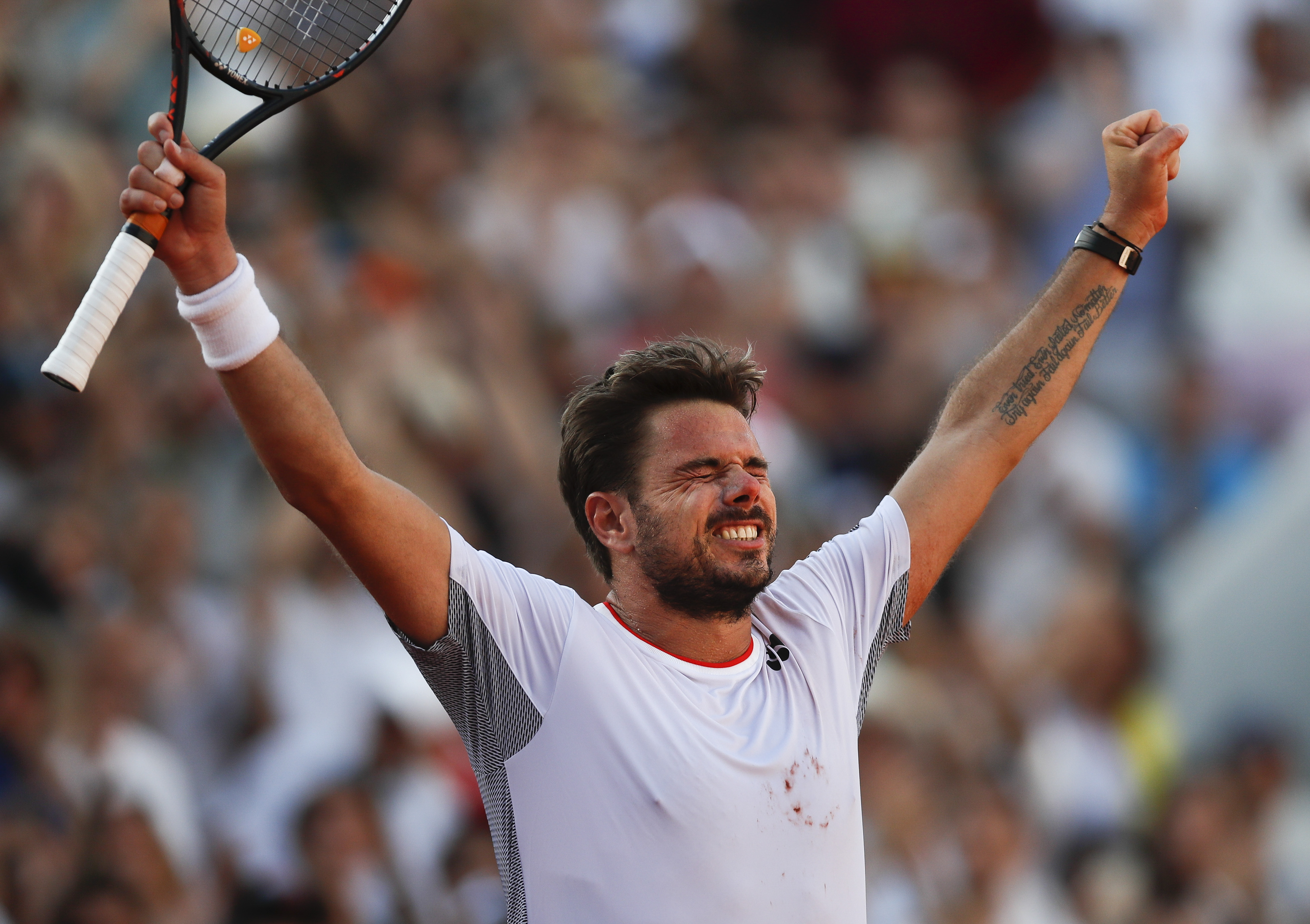 关于法国网球队轻取英国网球队，瓦林卡高光表现的信息